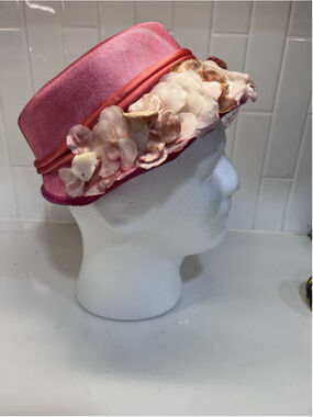 Vintage Women’s Cloche Hat Coral Pink Satin With Flowers 1950s